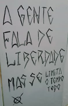 Pichação: Grafite colorido no Beco do Batman. em Vila Madalena